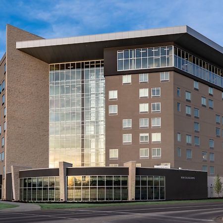 Holiday Inn Express & Suites - Saskatoon East - University By Ihg מראה חיצוני תמונה